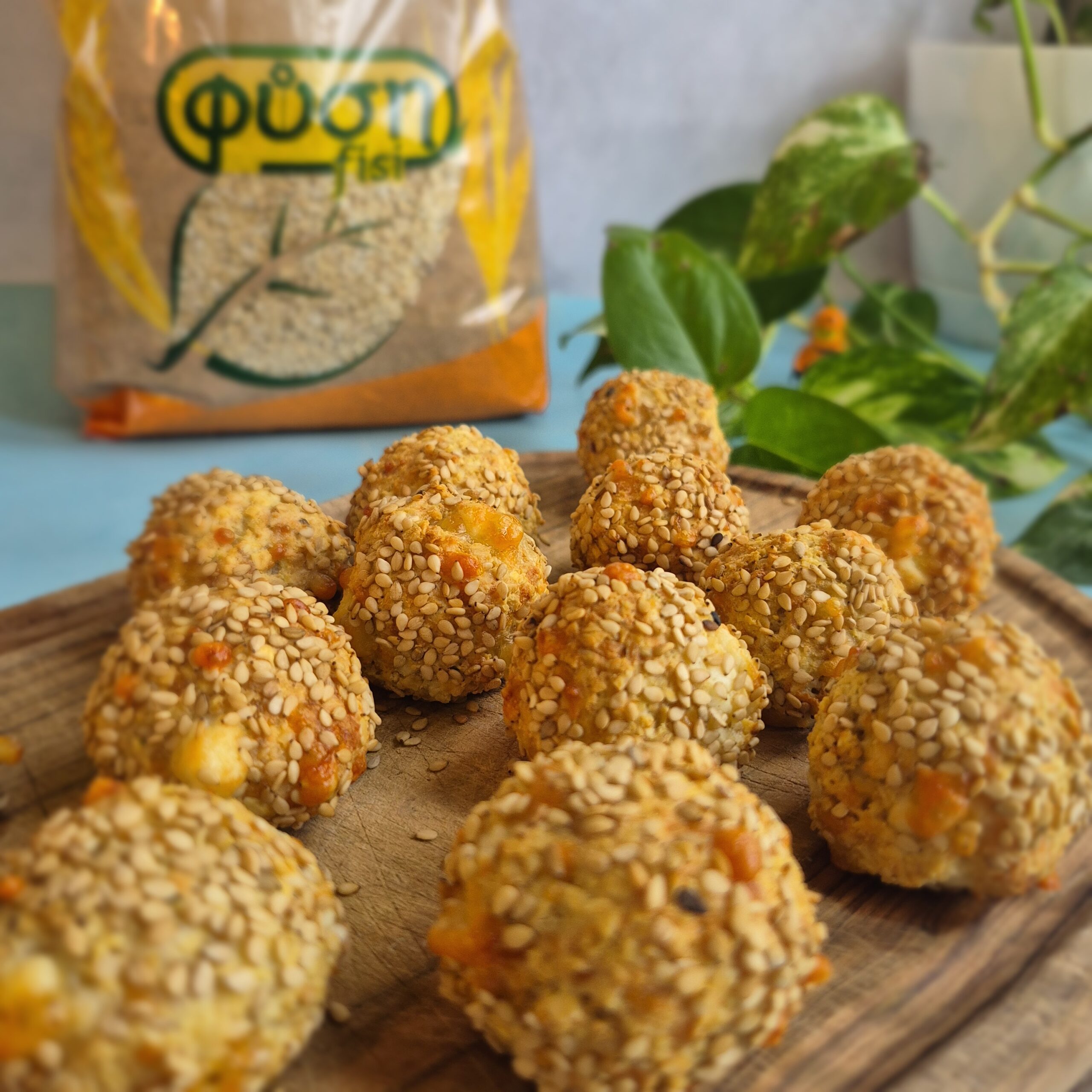 Τυρομπουκίτσες με βρώμη και φέτα ψημένες στη φριτέζα αέρος